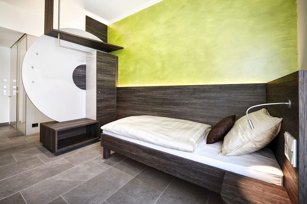 Eee Hotel Traun Exterior foto