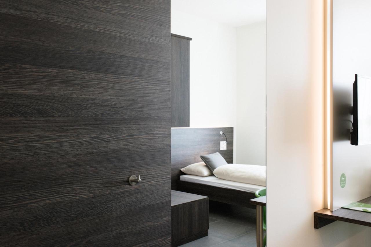 Eee Hotel Traun Exterior foto